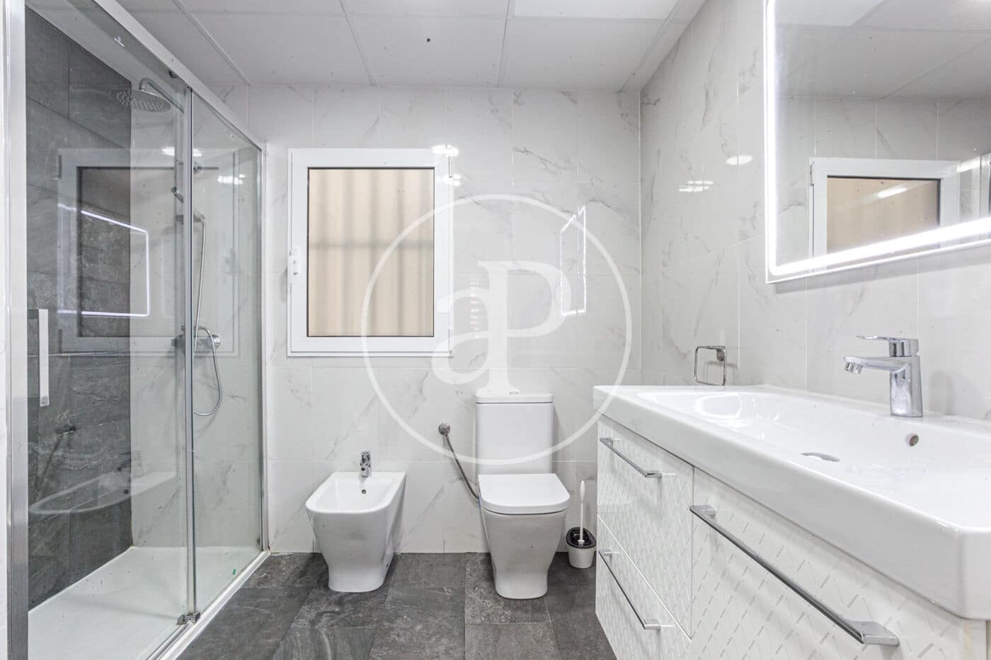 4 bedroom Apartment for rent in Valencia city - € 1,900 (Ref: 9169749)