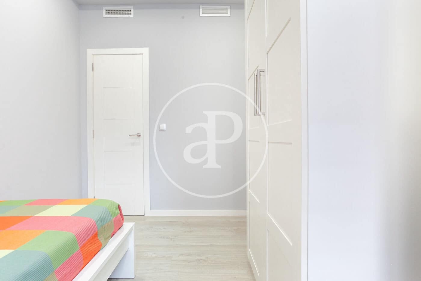 4 bedroom Apartment for rent in Valencia city - € 1,900 (Ref: 9169749)