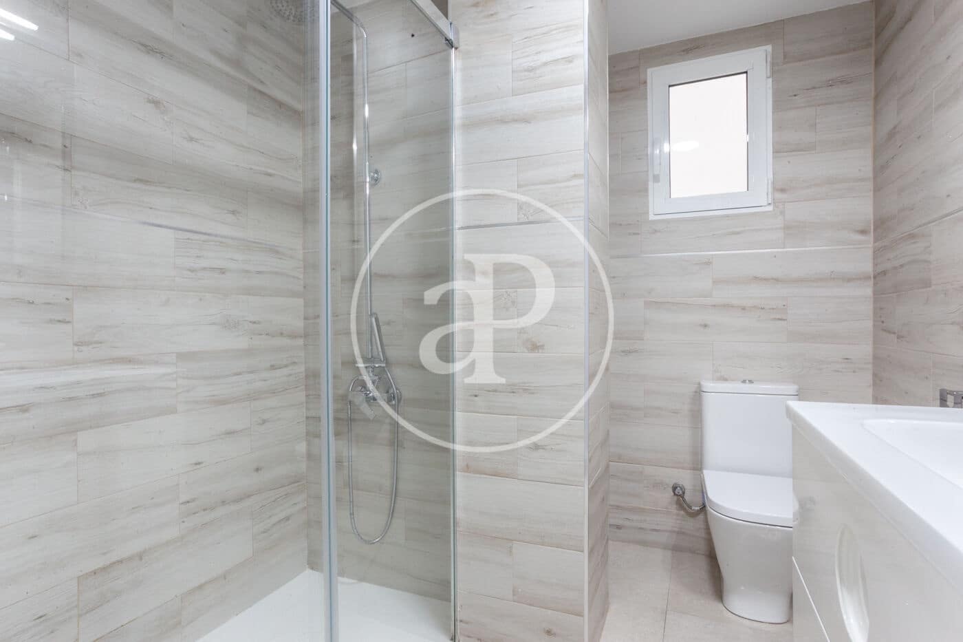 4 bedroom Apartment for rent in Valencia city - € 1,900 (Ref: 9169749)