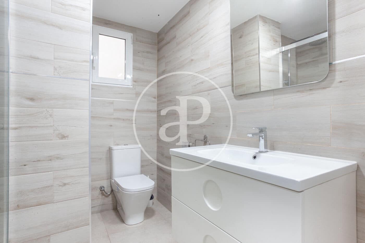 4 bedroom Apartment for rent in Valencia city - € 1,900 (Ref: 9169749)