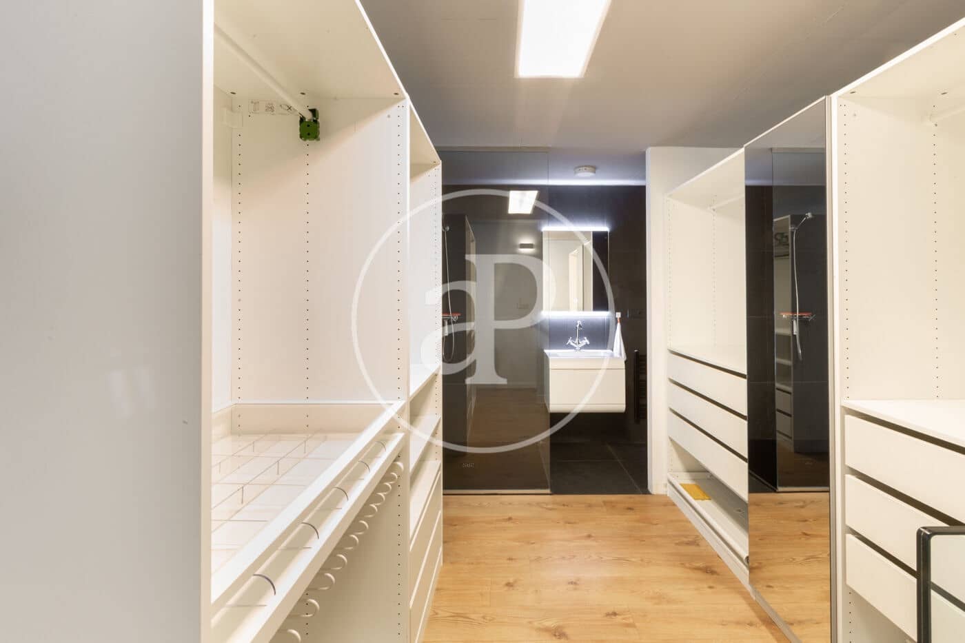 1 makuuhuone Huoneisto myytävänä paikassa Valencia kaupunki mukana uima-altaan - 295 000 € (Ref: 9181265)