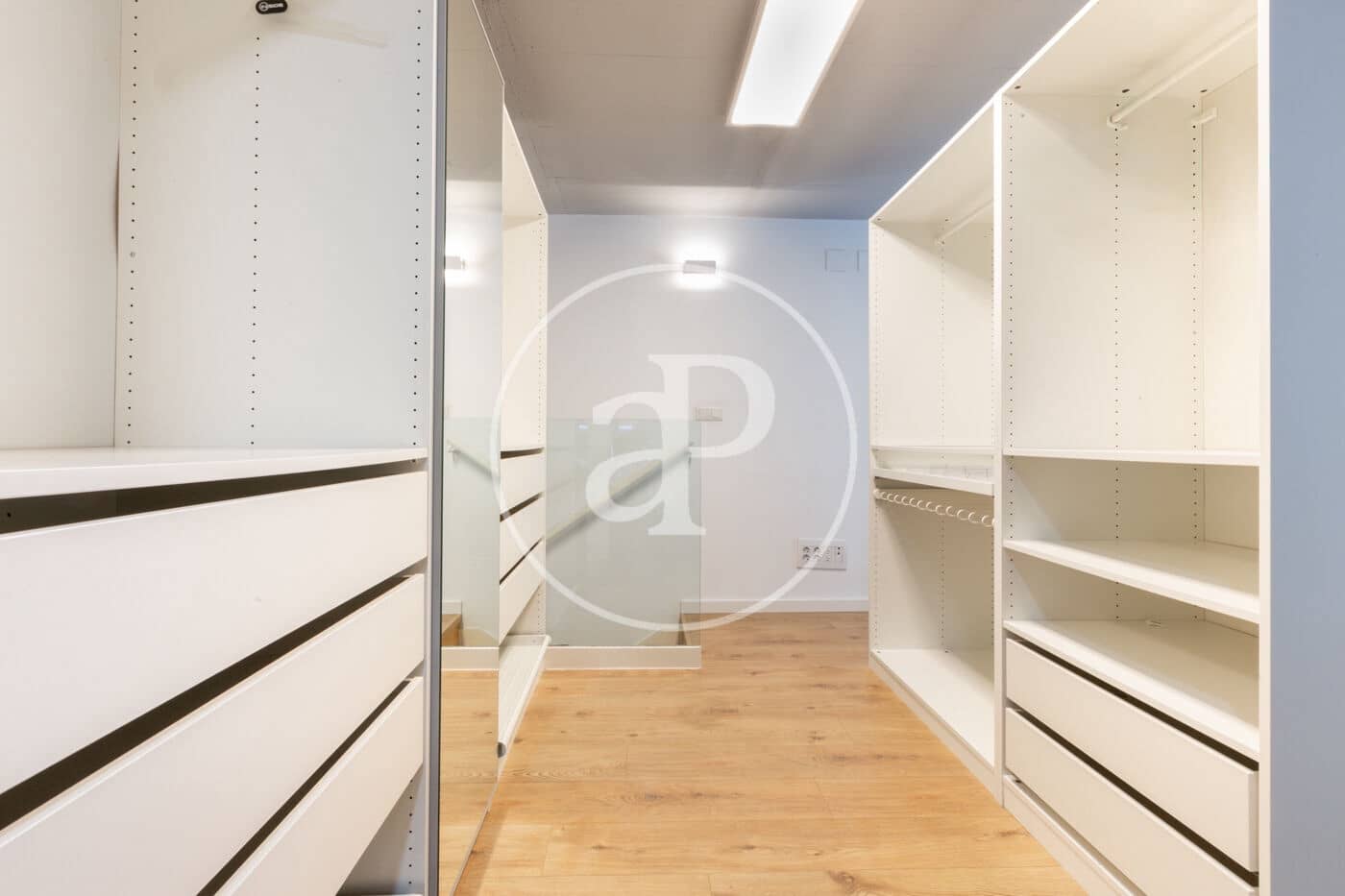 1 makuuhuone Huoneisto myytävänä paikassa Valencia kaupunki mukana uima-altaan - 295 000 € (Ref: 9181265)