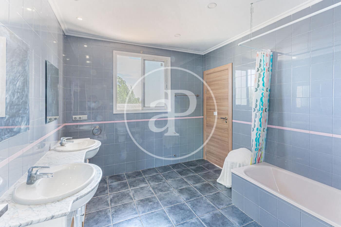 4 soveværelse Villa til salg i Calicanto med swimmingpool - € 495.000 (Ref: 9187190)