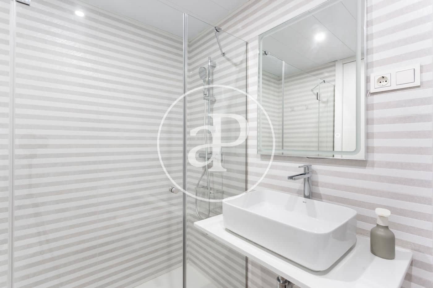 2 soveværelse Lejlighed til leje i Valencia by med swimmingpool garage - € 2.500 (Ref: 9191323)