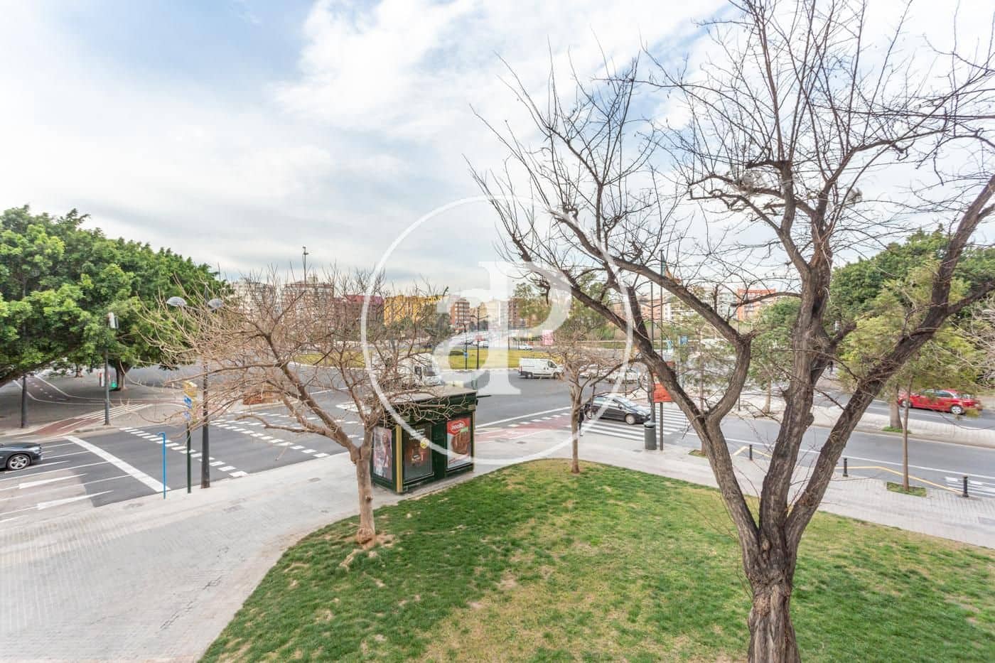 2 soveværelse Lejlighed til leje i Valencia by med swimmingpool garage - € 2.500 (Ref: 9191323)