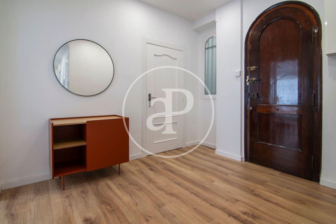 4 sovrum Lägenhet att hyra i Valencia stad - 3 200 € (Ref: 9192573)