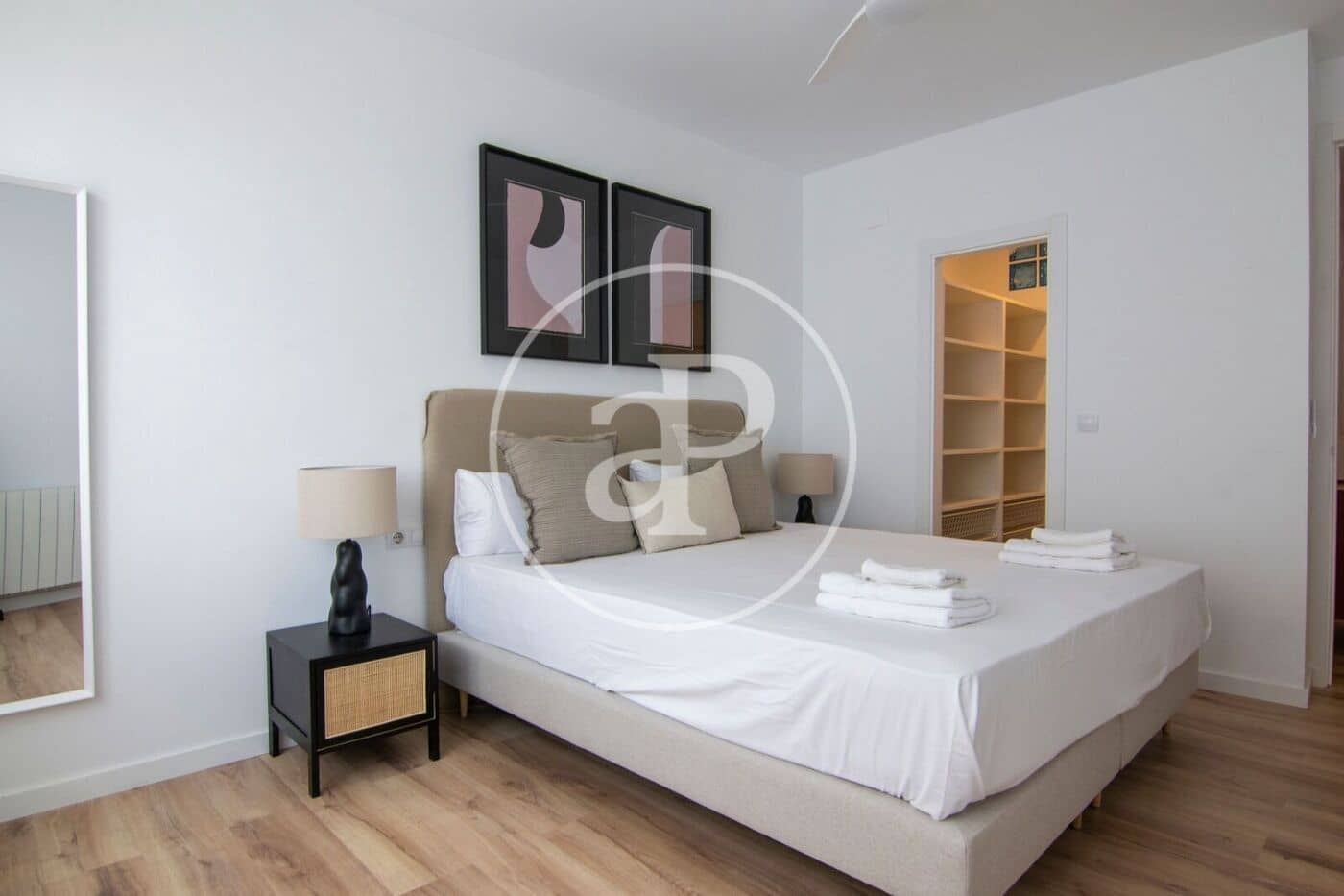 4 sovrum Lägenhet att hyra i Valencia stad - 3 200 € (Ref: 9192573)