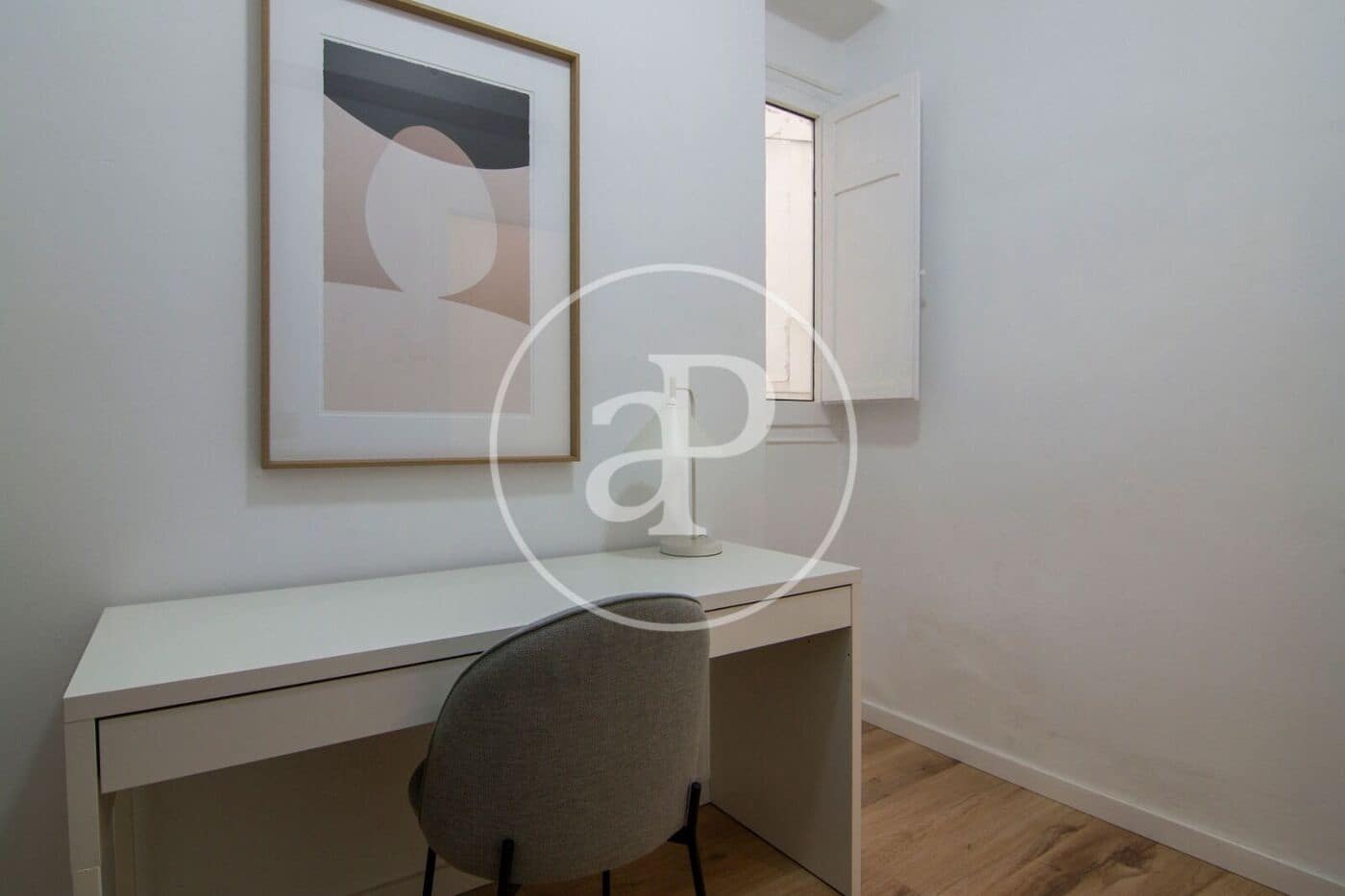 4 sovrum Lägenhet att hyra i Valencia stad - 3 200 € (Ref: 9192573)