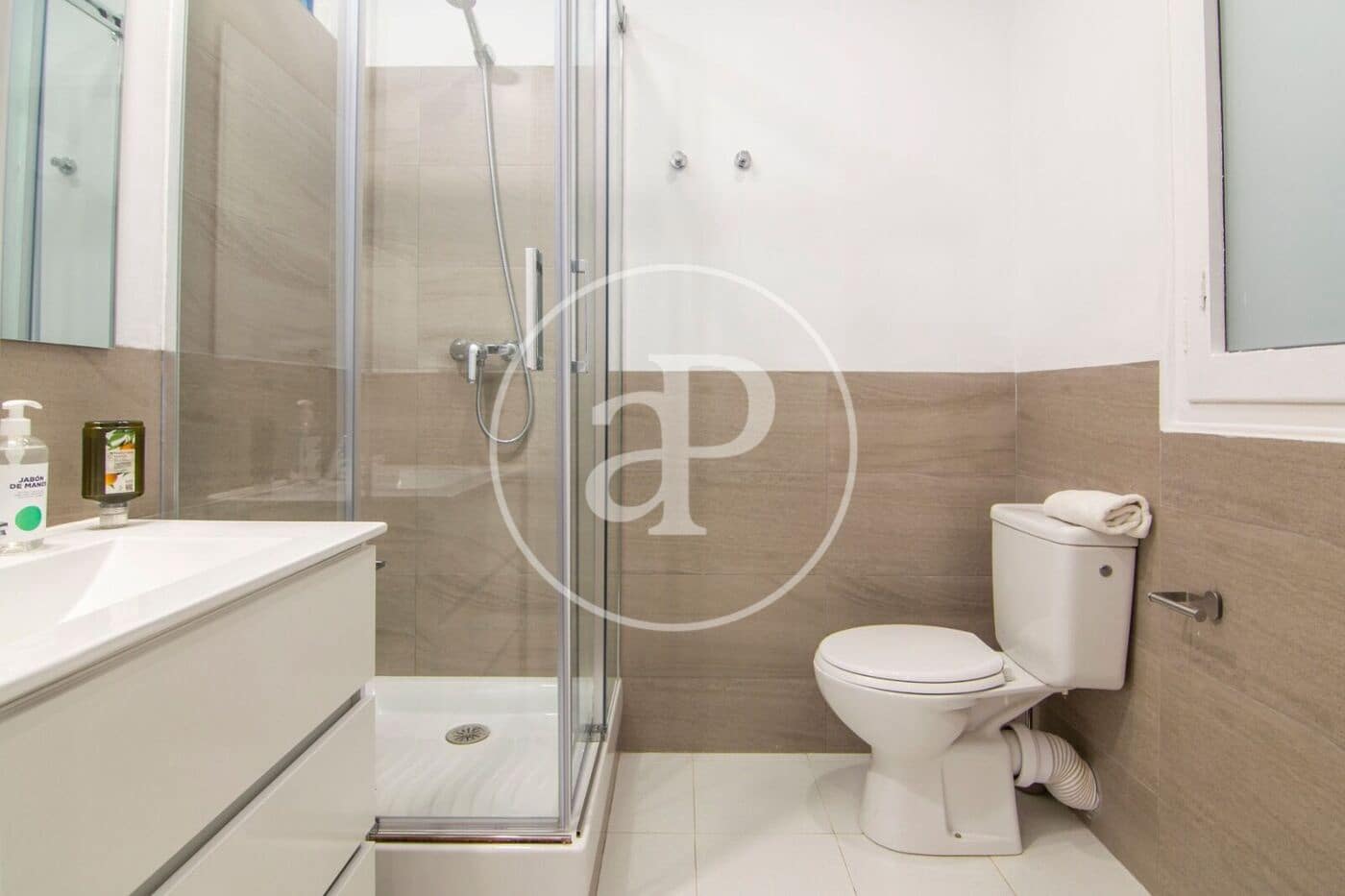 4 sovrum Lägenhet att hyra i Valencia stad - 3 200 € (Ref: 9192573)
