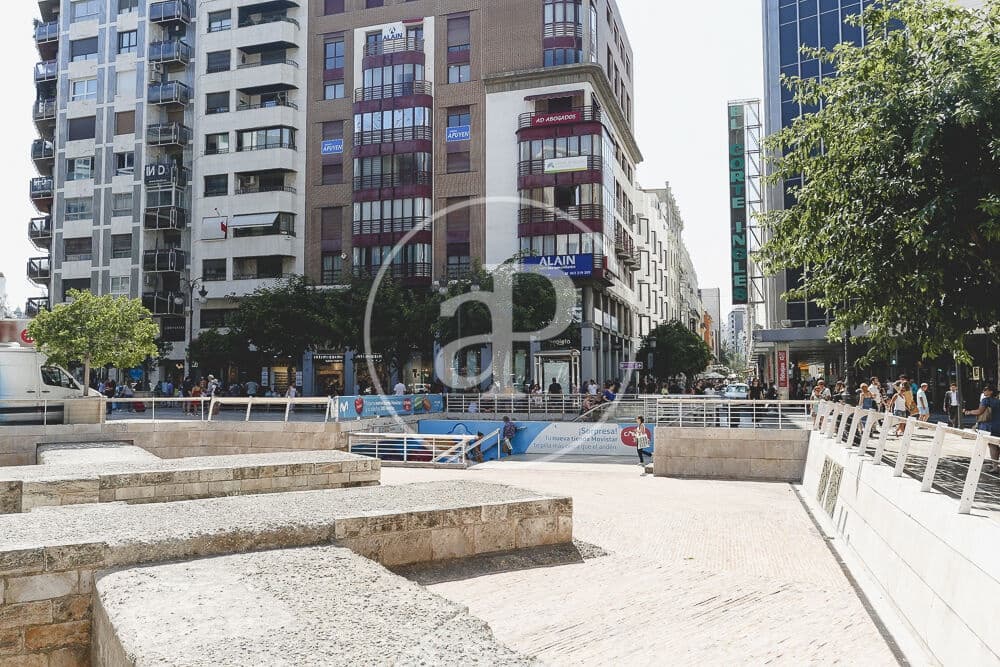 4 sovrum Lägenhet att hyra i Valencia stad - 3 200 € (Ref: 9192573)