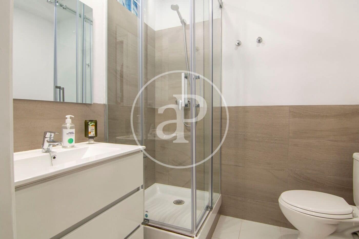 4 sovrum Lägenhet att hyra i Valencia stad - 3 200 € (Ref: 9192573)