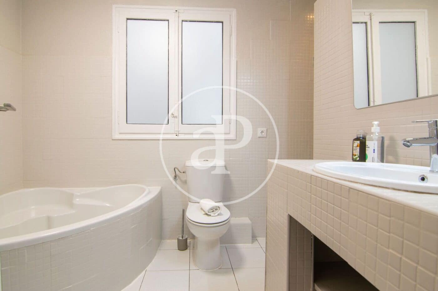 4 sovrum Lägenhet att hyra i Valencia stad - 3 200 € (Ref: 9192573)