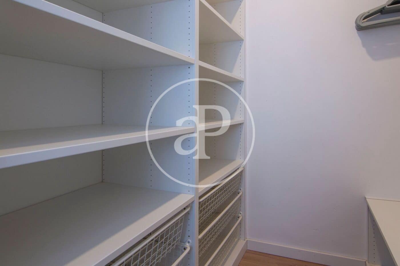 4 sovrum Lägenhet att hyra i Valencia stad - 3 200 € (Ref: 9192573)