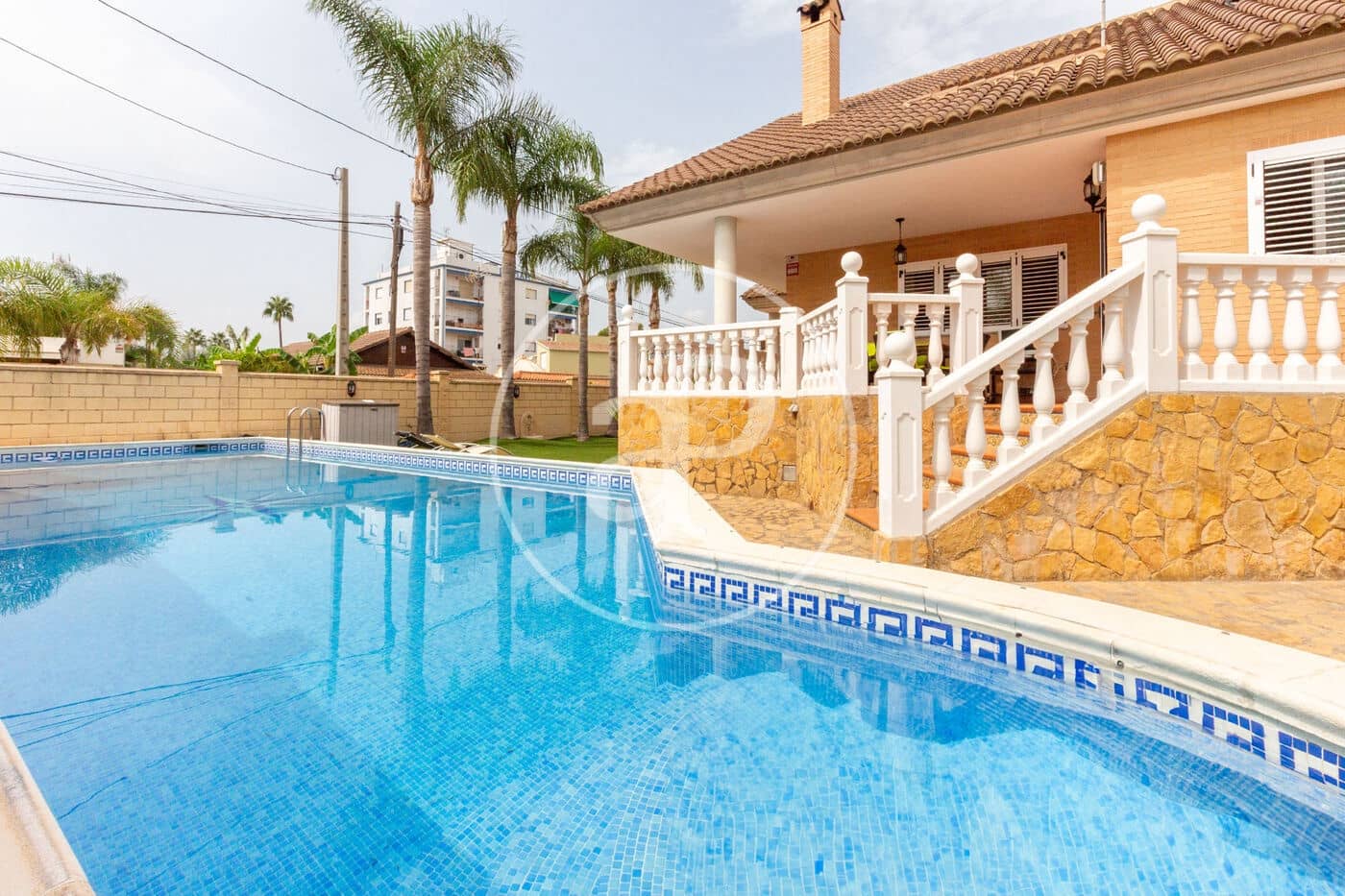 4 slaapkamer Villa te koop in Almarda met zwembad - € 618.000 (Ref: 9192578)