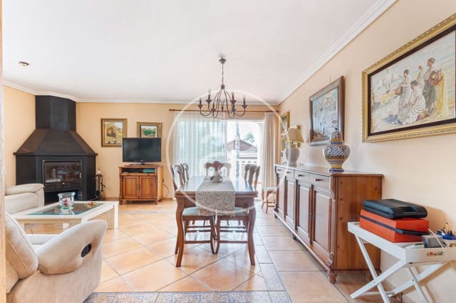 4 bedroom Villa for sale in Almarda, Sagunto / Sagunt with pool - € 618,000 (Ref: 9192578)