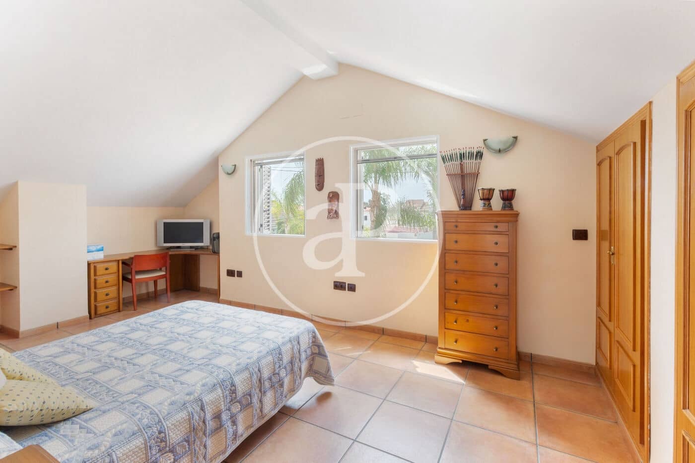 4 slaapkamer Villa te koop in Almarda met zwembad - € 618.000 (Ref: 9192578)