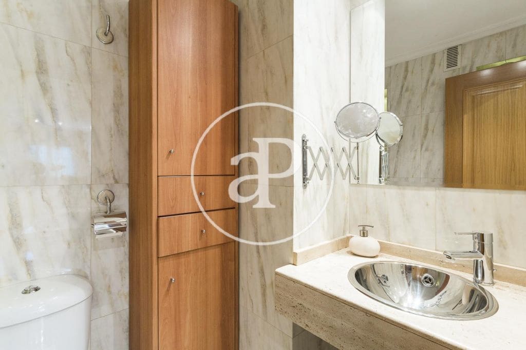 3 sovrum Lägenhet att hyra i Valencia stad - 1 900 € (Ref: 9200750)