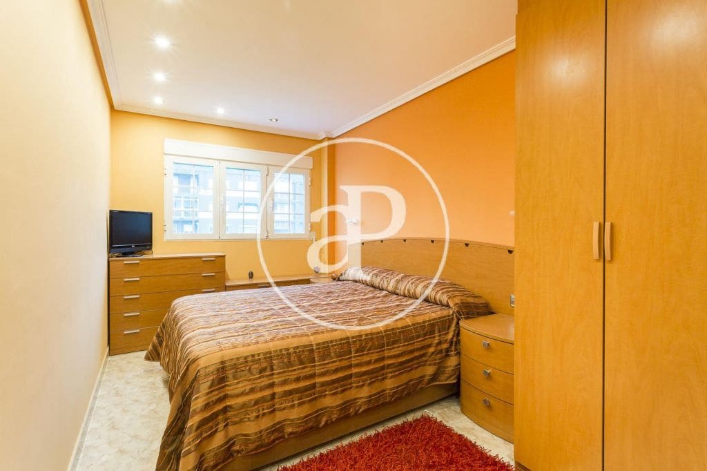 3 sovrum Lägenhet att hyra i Valencia stad - 1 900 € (Ref: 9200750)
