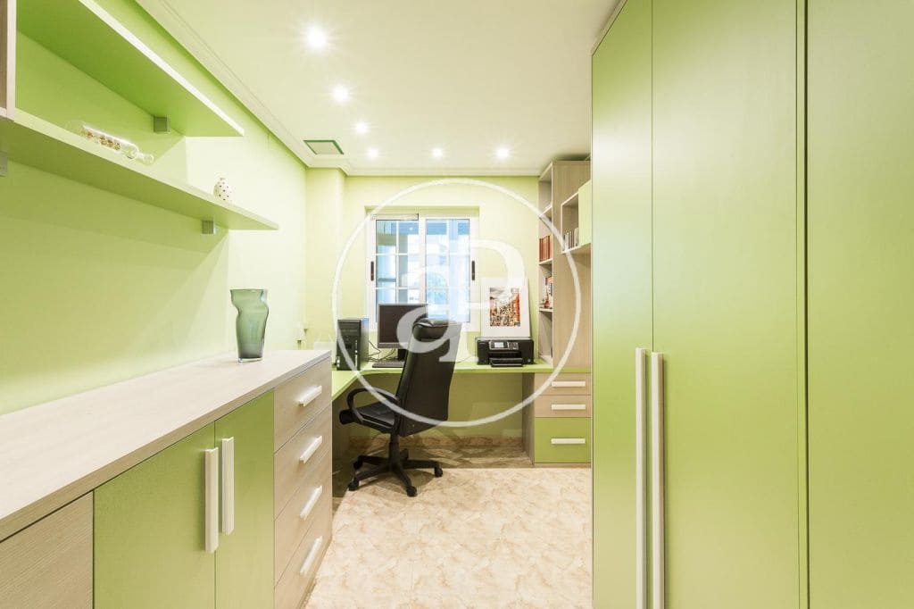 3 sovrum Lägenhet att hyra i Valencia stad - 1 900 € (Ref: 9200750)