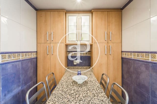 3 sovrum Lägenhet att hyra i Sant Pau, Valencia stad - 1 900 € (Ref: 9200750)