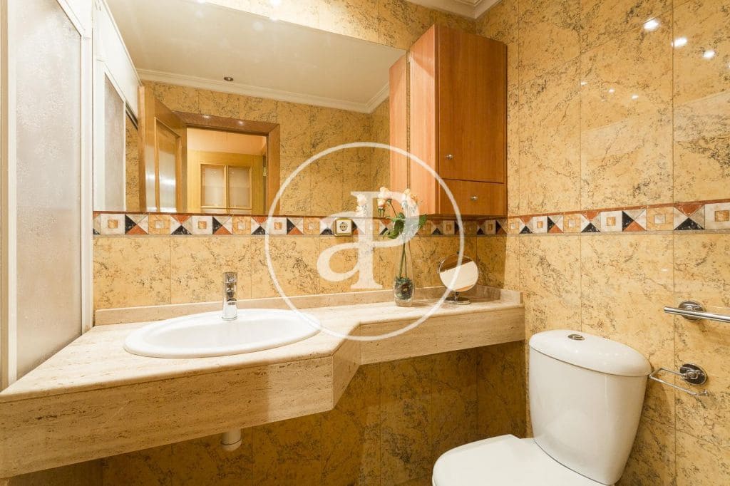 3 sovrum Lägenhet att hyra i Valencia stad - 1 900 € (Ref: 9200750)