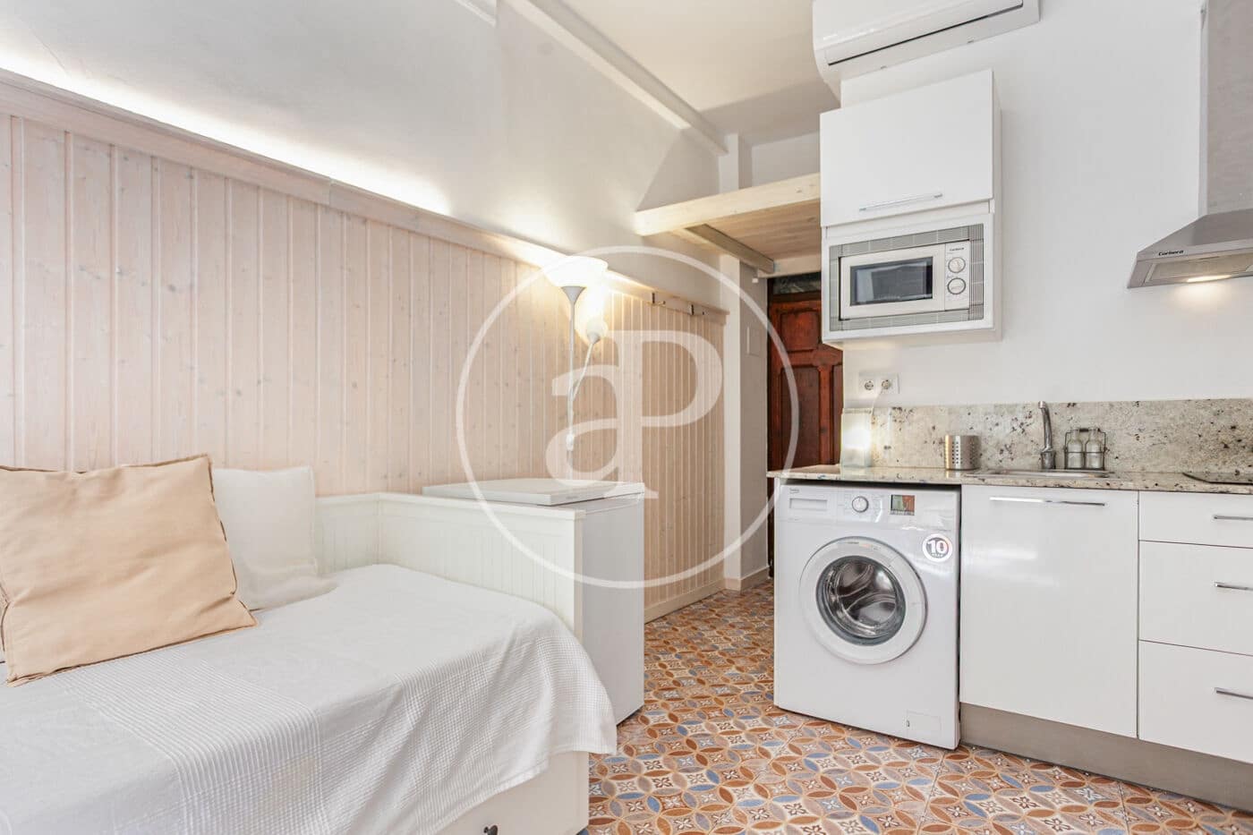 Moradia para arrendar em Valencia cidade - 1 000 € (Ref: 9202657)