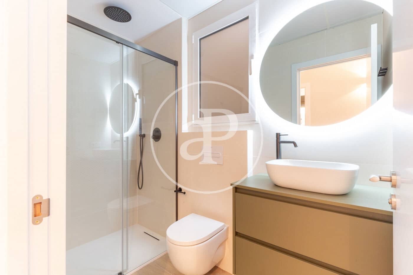 2 sovrum Lägenhet att hyra i Valencia stad - 2 600 € (Ref: 9204850)