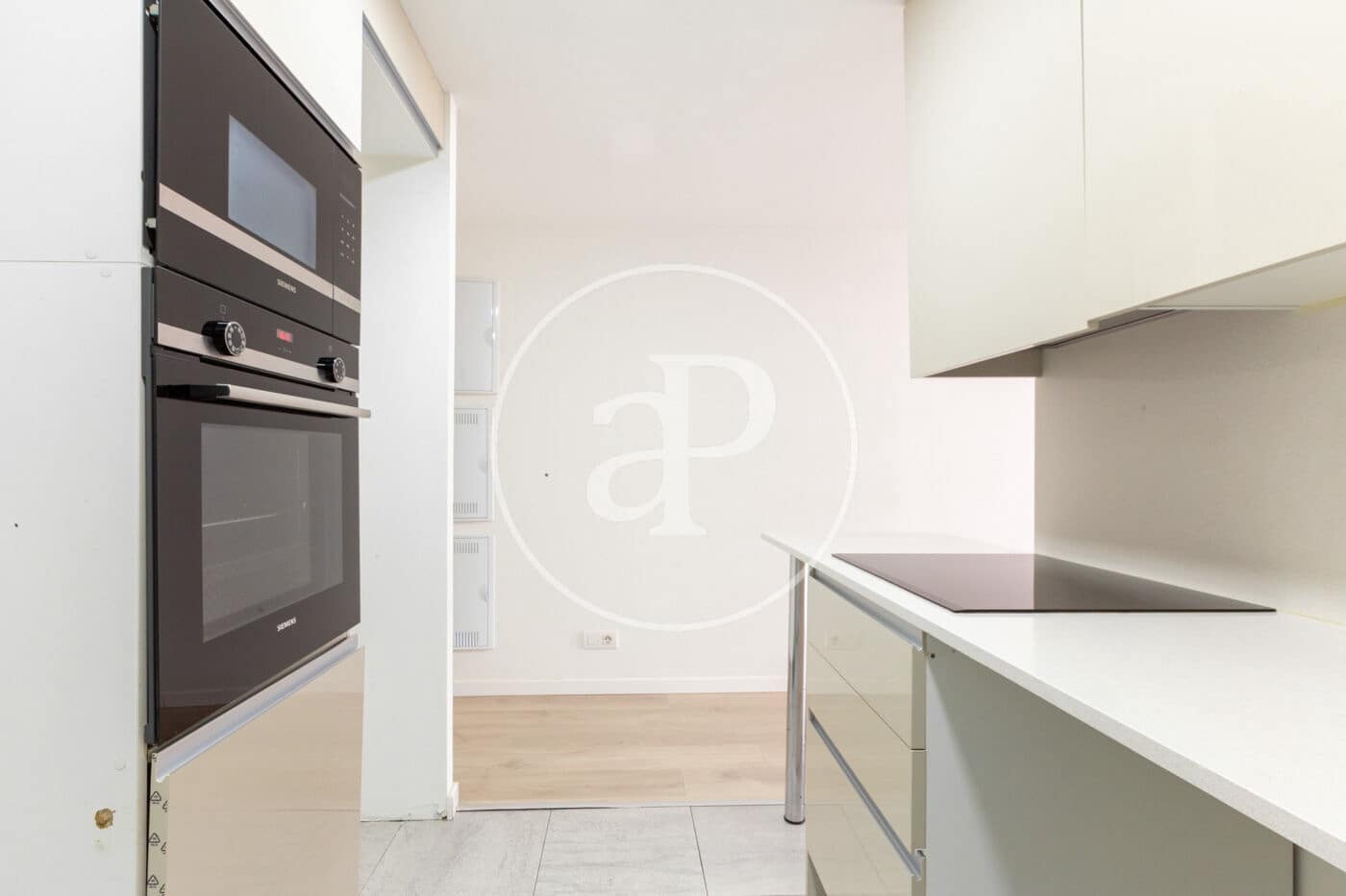 1 bedroom Apartment for sale in Valencia city with pool garage - € 350,000 (Ref: 9215418)
