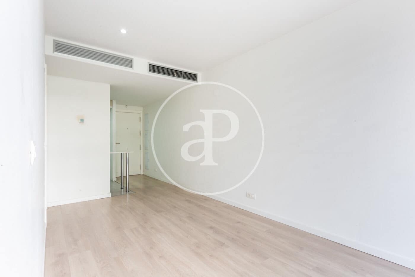 1 bedroom Apartment for sale in Valencia city with pool garage - € 350,000 (Ref: 9215418)