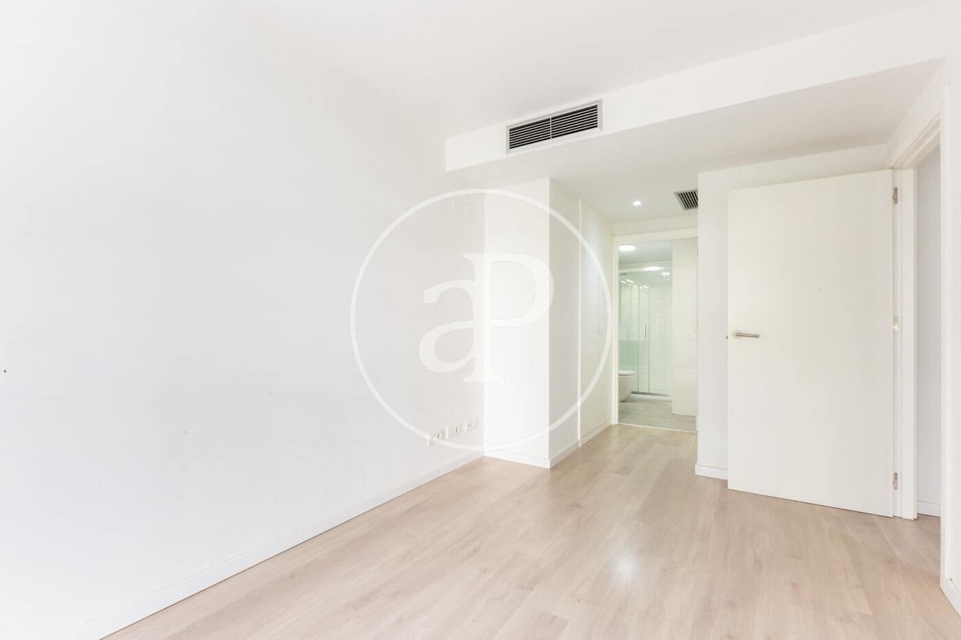 1 bedroom Apartment for sale in Valencia city with pool garage - € 350,000 (Ref: 9215418)