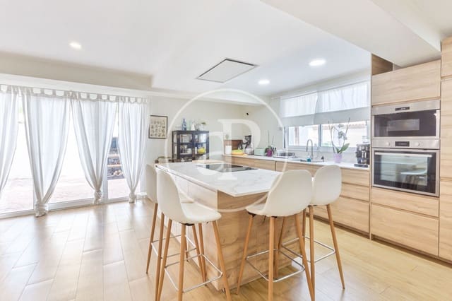 5 bedroom Villa for sale in Alginet with pool - € 595,000 (Ref: 9215423)