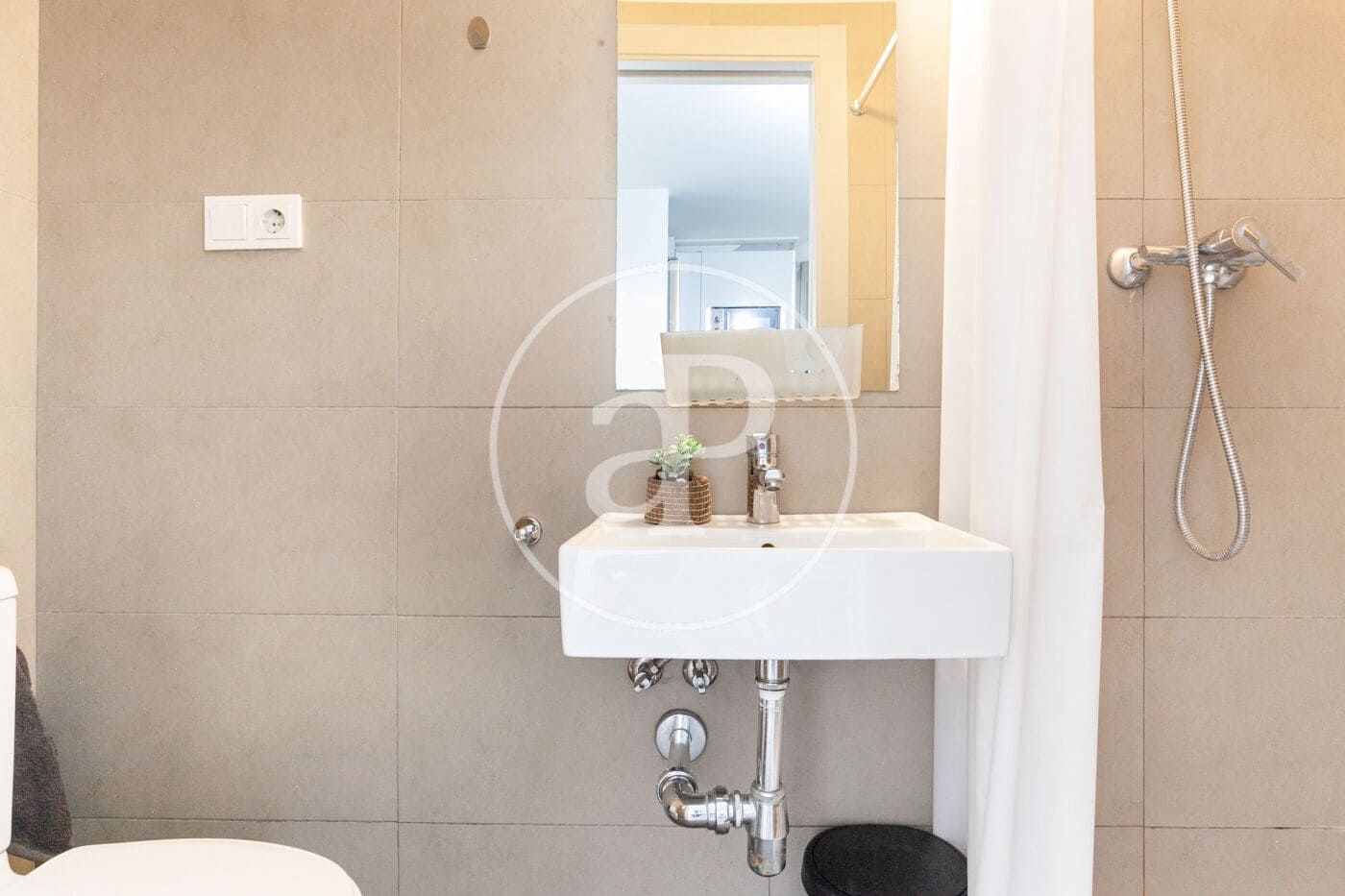 1 soverom Penthouse til leie i Valencia by - € 1 400 (Ref: 9215428)