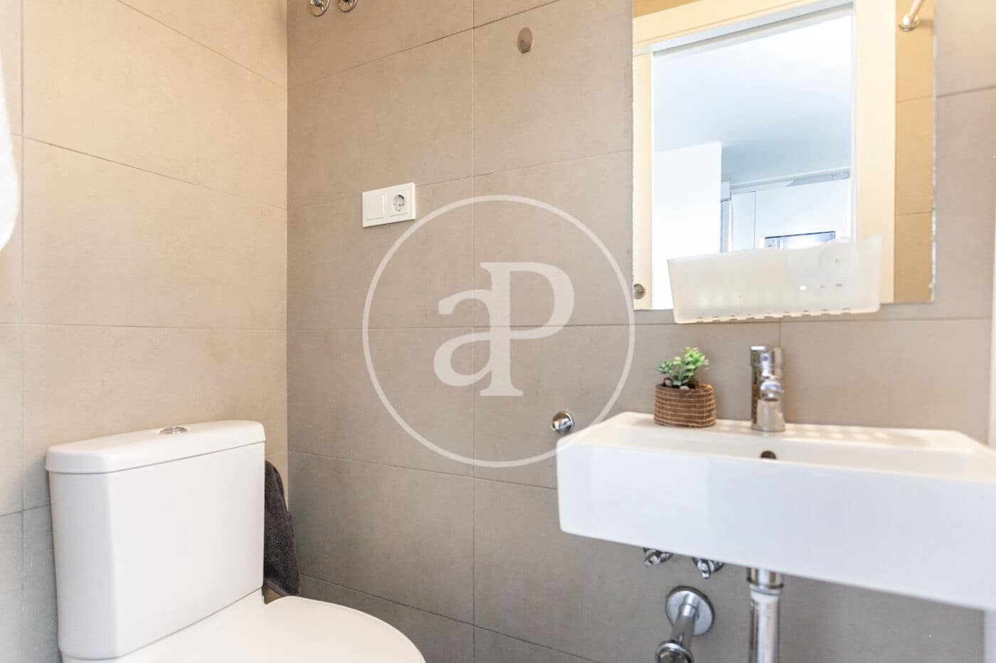 1 soverom Penthouse til leie i Valencia by - € 1 400 (Ref: 9215428)