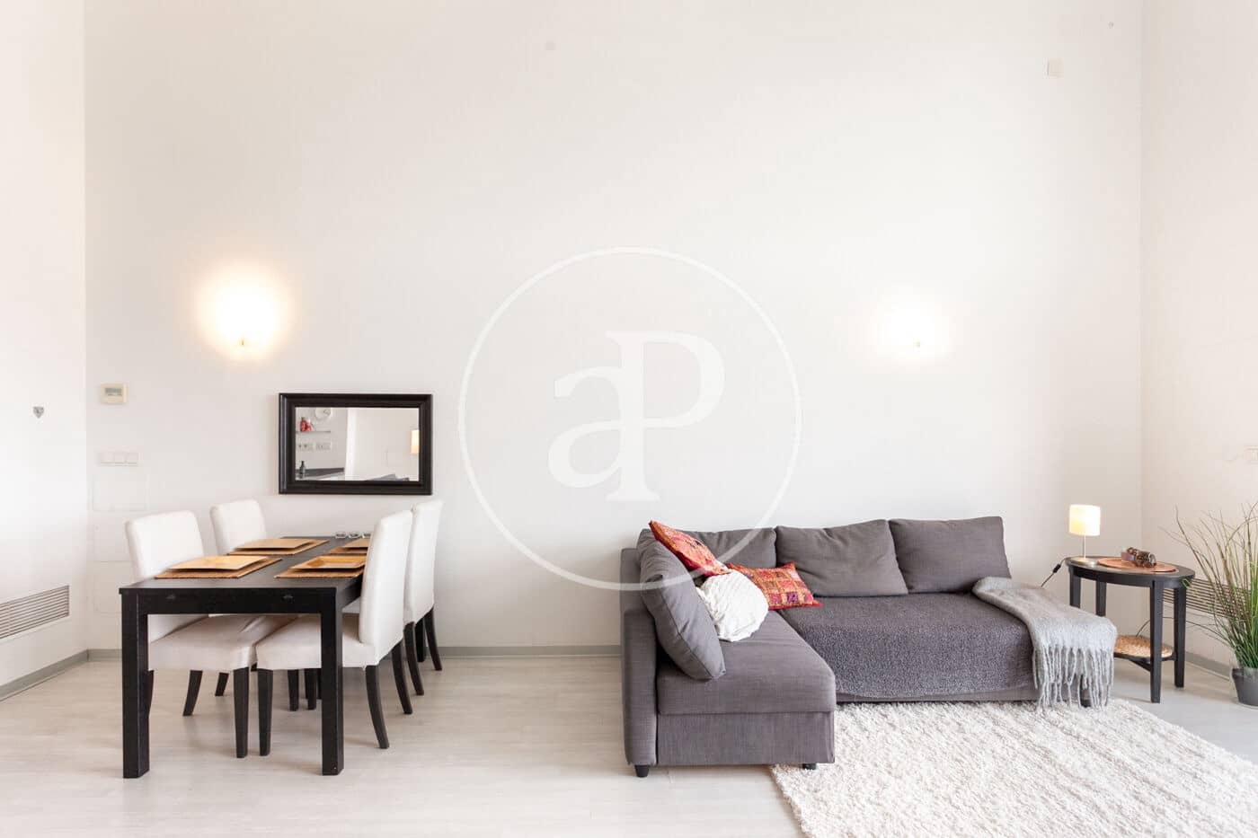 1 soverom Penthouse til leie i Valencia by - € 1 400 (Ref: 9215428)