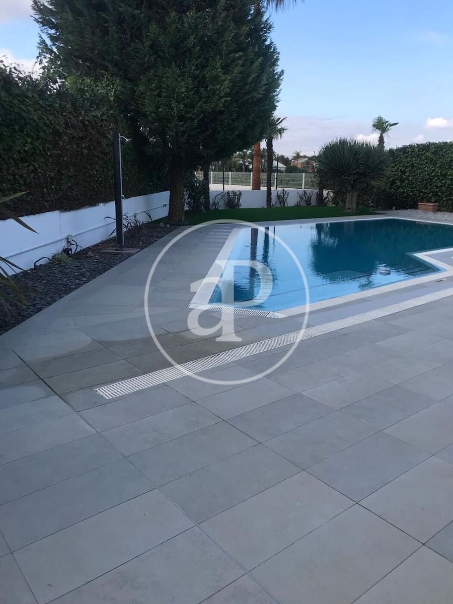 Chalet de 4 habitaciones en Bétera en alquiler con piscina - 6.000 € (Ref: 9217762)