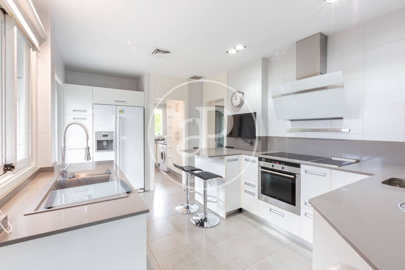 4 Zimmer Villa zu vermieten in Betera mit Pool - 6.000 € (Ref: 9217762)