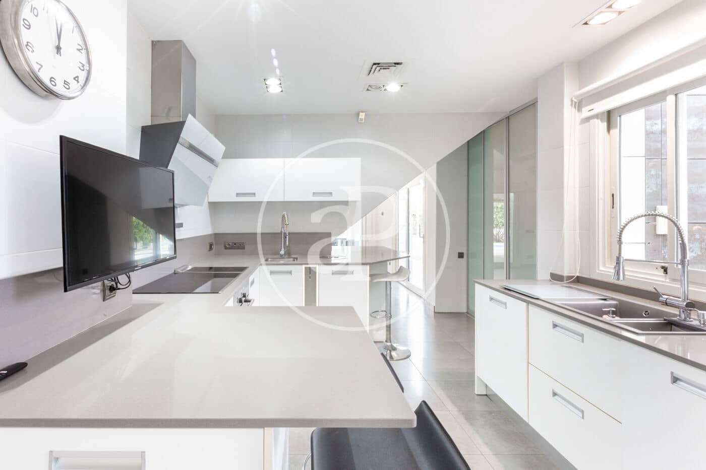 4 Zimmer Villa zu vermieten in Betera mit Pool - 6.000 € (Ref: 9217762)