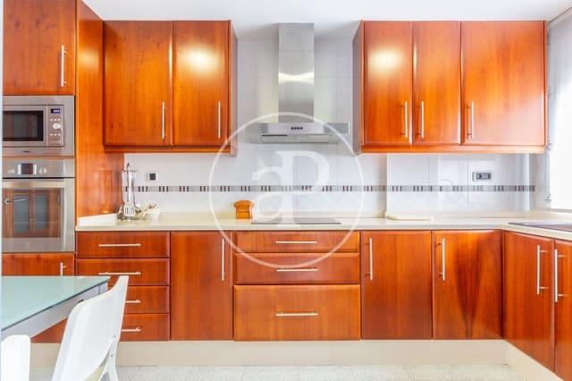 4 bedroom Apartment for rent in Burriana / Borriana - € 1,000 (Ref: 9220257)