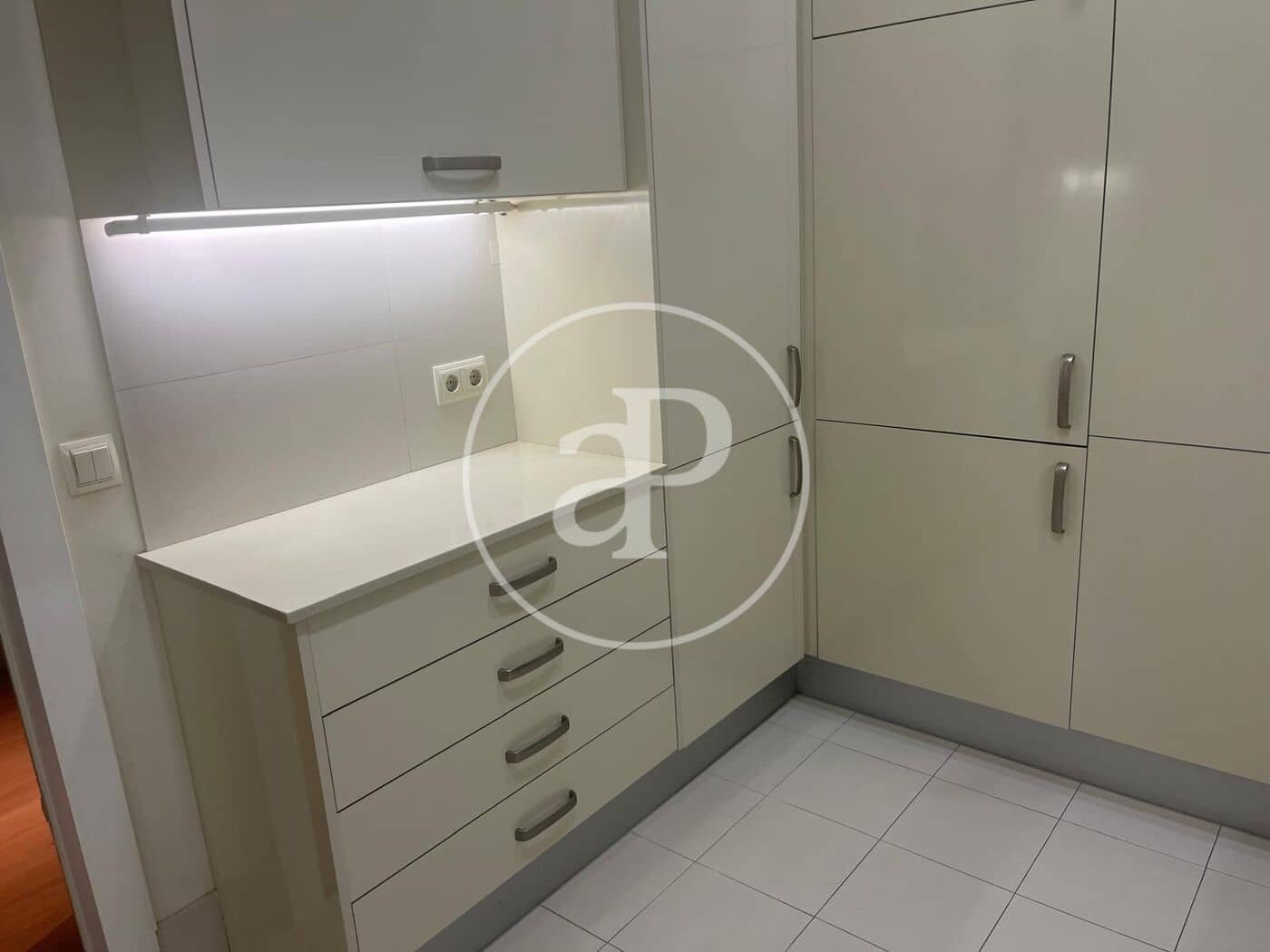 3 bedroom Apartment for rent in Valencia city - € 2,500 (Ref: 9220263)