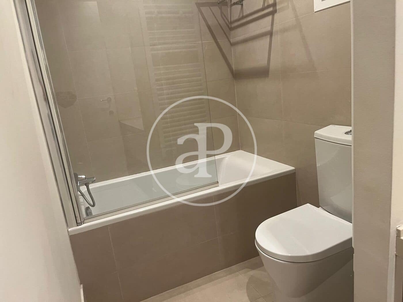 3 bedroom Apartment for rent in Valencia city - € 2,500 (Ref: 9220263)