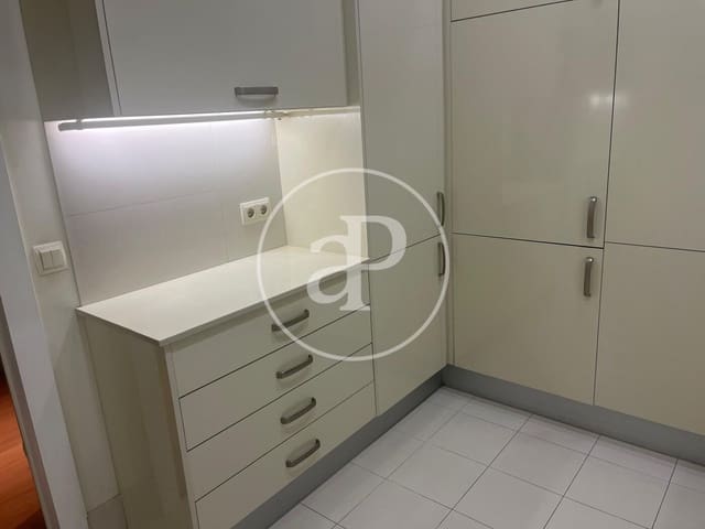 3 bedroom Apartment for rent in El Pla del Remei, Valencia city - € 2,500 (Ref: 9220263)