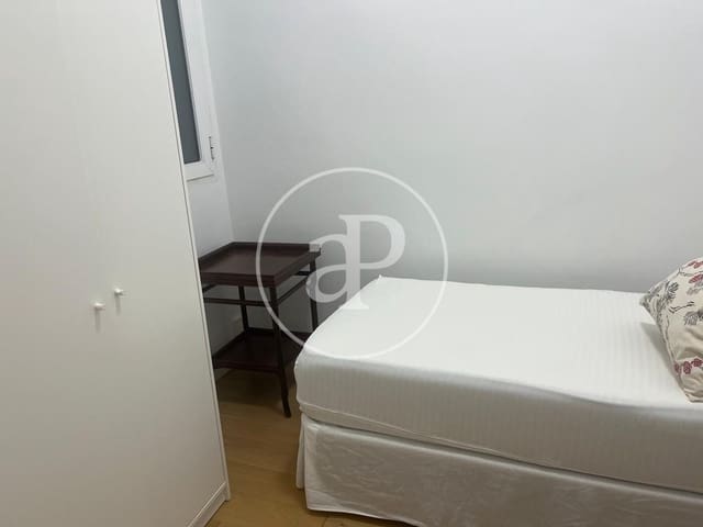 3 bedroom Apartment for rent in El Pla del Remei, Valencia city - € 2,500 (Ref: 9220263)