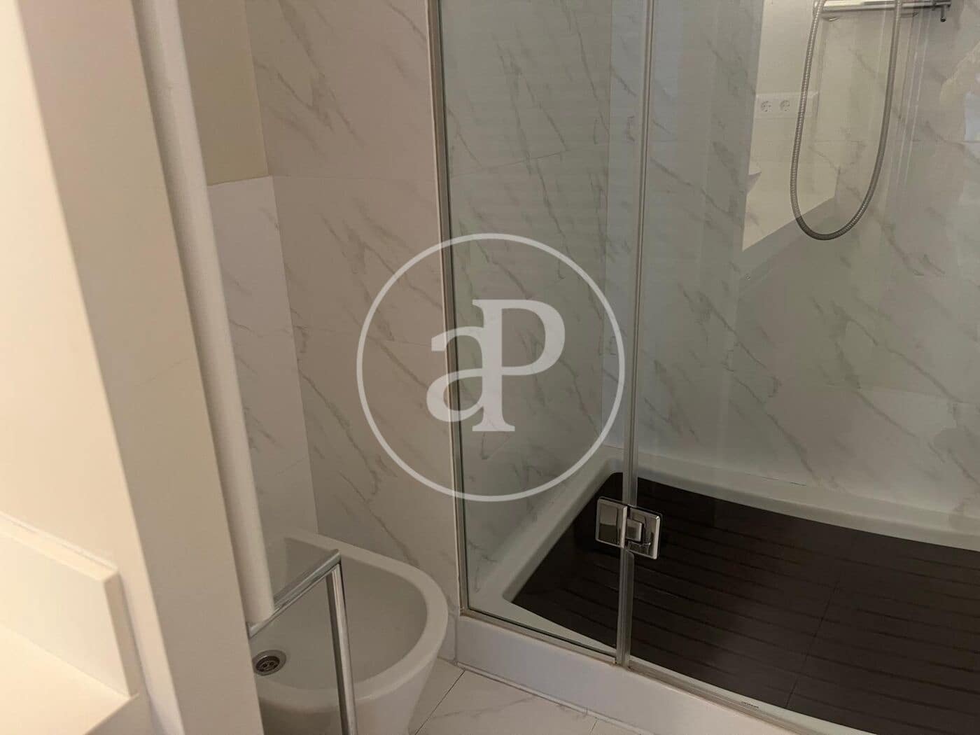 3 bedroom Apartment for rent in Valencia city - € 2,500 (Ref: 9220263)