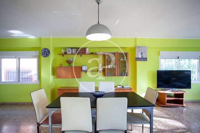 4 soverom Villa til salgs i Moncada med svømmebasseng garasje - € 400 000 (Ref: 9227067)