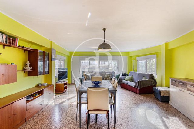 4 soverom Villa til salgs i Moncada med svømmebasseng garasje - € 400 000 (Ref: 9227067)