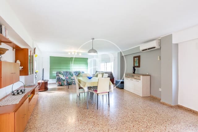 Chalet de 4 habitaciones en Moncada en venta con piscina garaje - 380.000 € (Ref: 9227067)