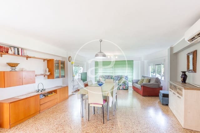 Chalet de 4 habitaciones en Moncada en venta con piscina garaje - 380.000 € (Ref: 9227067)