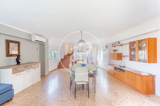 Chalet de 4 habitaciones en Moncada en venta con piscina garaje - 380.000 € (Ref: 9227067)