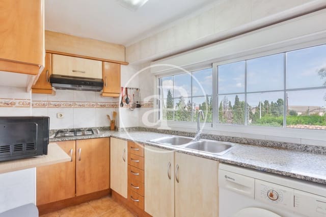 Chalet de 4 habitaciones en Moncada en venta con piscina garaje - 380.000 € (Ref: 9227067)