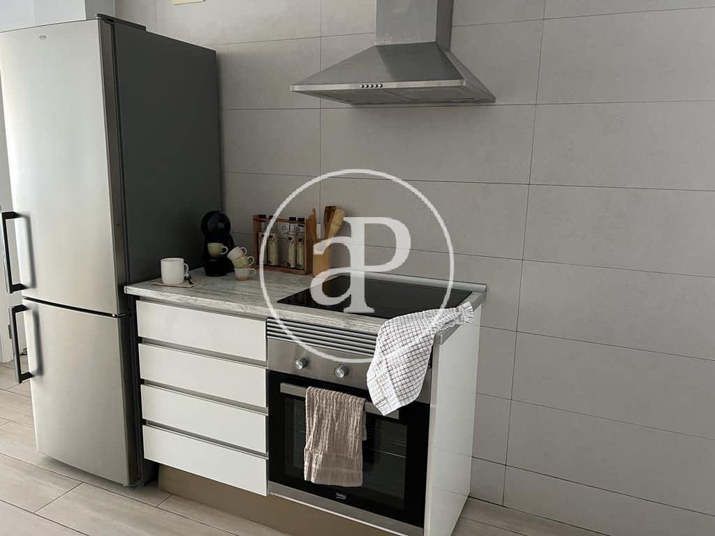 2 soveværelse Lejlighed til leje i Valencia by - € 1.350 (Ref: 9228874)